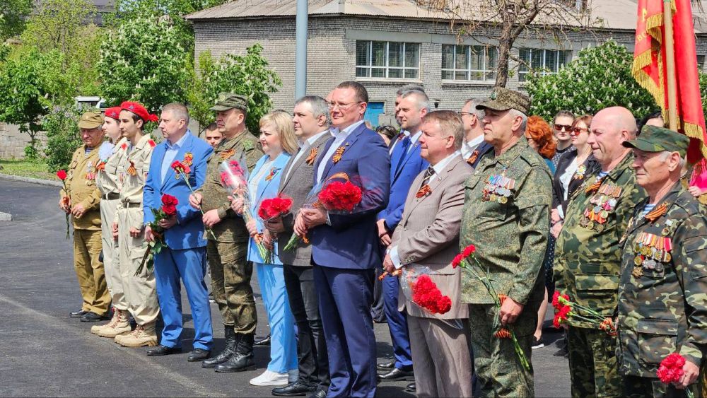 Максим Величко: Сегодня принял участие в торжественной церемонии поднятия Знамени Победы — официального символа Великой Победы нашего народа Максим Величко: Сегодня принял участие в торжественной церемонии поднятия Знамени Победы — официального символа Великой Победы нашего народа