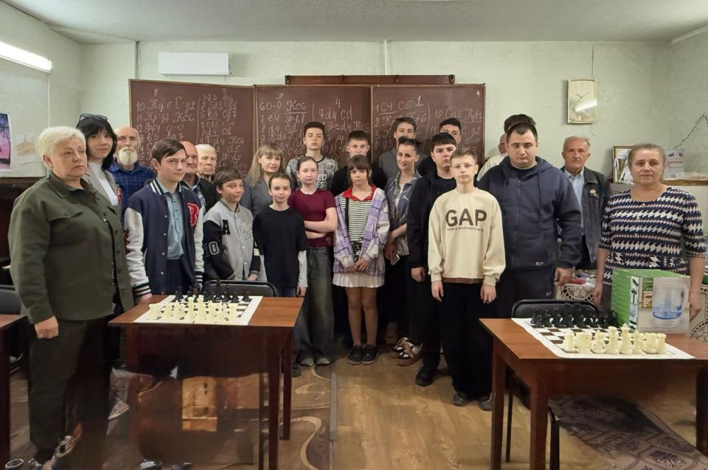 В шахматном клубе «Белая ладья» ГБОУ ДО «Спортивная школа» прошло физкультурное мероприятие по шахматам, посвященное 80-й годовщине Победы в Великой Отечественной войне 1941-1945 годов В шахматном клубе «Белая ладья» ГБОУ ДО «Спортивная школа» прошло физкультурное мероприятие по шахматам, посвященное 80-й годовщине Победы в Великой Отечественной войне 1941-1945 годов