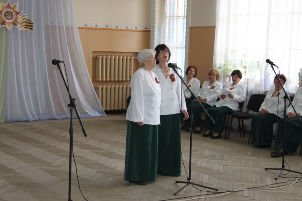 В Лутугинском районном доме культуры состоялся концерт «Когда умолкла музыка войны, и зазвучала музыка Победы» В Лутугинском районном доме культуры состоялся концерт «Когда умолкла музыка войны, и зазвучала музыка Победы»