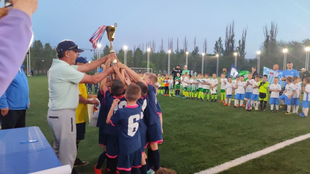 Футболисты Лутугинского муниципального округа стали чемпионами в турнире по футболу Волгоградской области Футболисты Лутугинского муниципального округа стали чемпионами в турнире по футболу Волгоградской области