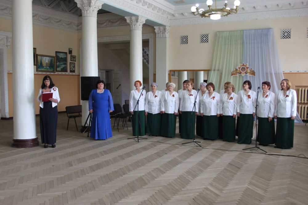 В Лутугинском районном доме культуры состоялся концерт «Когда умолкла музыка войны, и зазвучала музыка Победы» В Лутугинском районном доме культуры состоялся концерт «Когда умолкла музыка войны, и зазвучала музыка Победы»