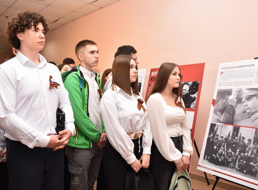 «Они снимали войну». . Тематическая выставка с таким названием открылась в преддверии Дня победы в столичном кинотеатре «Русь» «Они снимали войну». . Тематическая выставка с таким названием открылась в преддверии Дня победы в столичном кинотеатре «Русь»