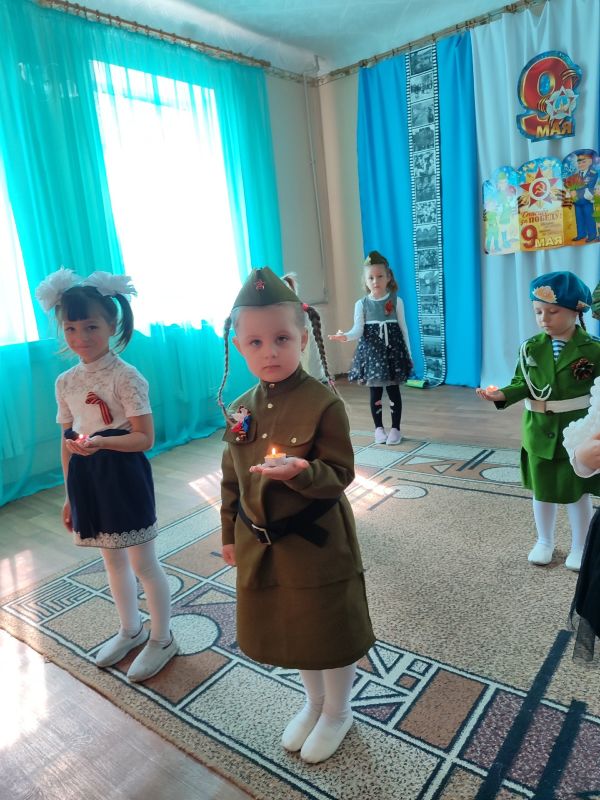 В Ровеньковских детских садах состоялись праздничные мероприятия, посвященные 80-летию Великой Победы В Ровеньковских детских садах состоялись праздничные мероприятия, посвященные 80-летию Великой Победы