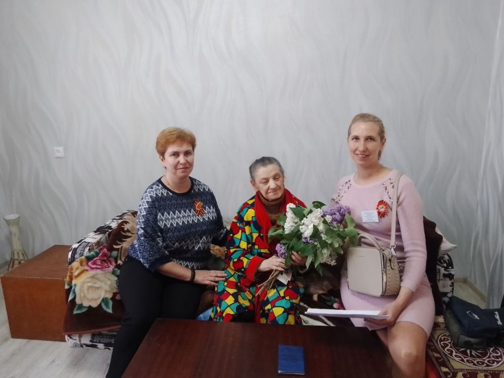 СОТРУДНИКИ ЦЕНТРА ПОЧТОВОЙ СВЯЗИ №1 ЧТЯТ ПАМЯТЬ ГЕРОЕВ СОТРУДНИКИ ЦЕНТРА ПОЧТОВОЙ СВЯЗИ №1 ЧТЯТ ПАМЯТЬ ГЕРОЕВ