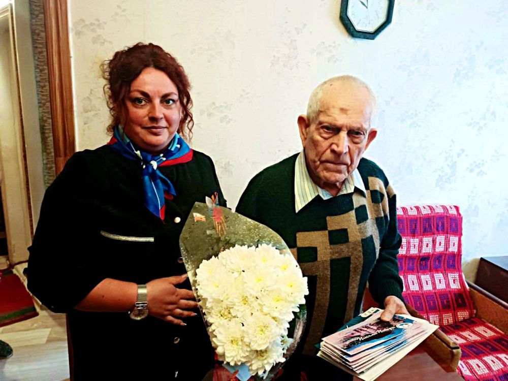 В преддверии празднования 80-летия Победы в Великой Отечественной войне поздравила Ефремова Ивана Игнатьевича с наступающим праздником В преддверии празднования 80-летия Победы в Великой Отечественной войне поздравила Ефремова Ивана Игнатьевича с наступающим праздником