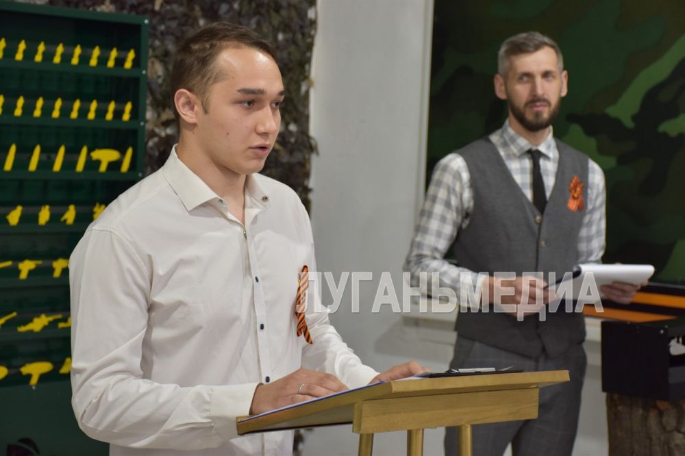 В Ровеньковском технико-экономическом колледже 6 мая состоялось открытие студенческого тира «СтрелОК» В Ровеньковском технико-экономическом колледже 6 мая состоялось открытие студенческого тира «СтрелОК»