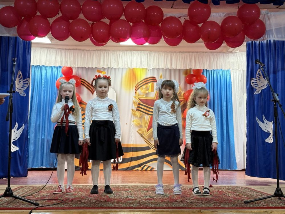 7 мая воспитанники детского сада "Золушка", совместно с сотрудниками клуба пгт 7 мая воспитанники детского сада "Золушка", совместно с сотрудниками клуба пгт
