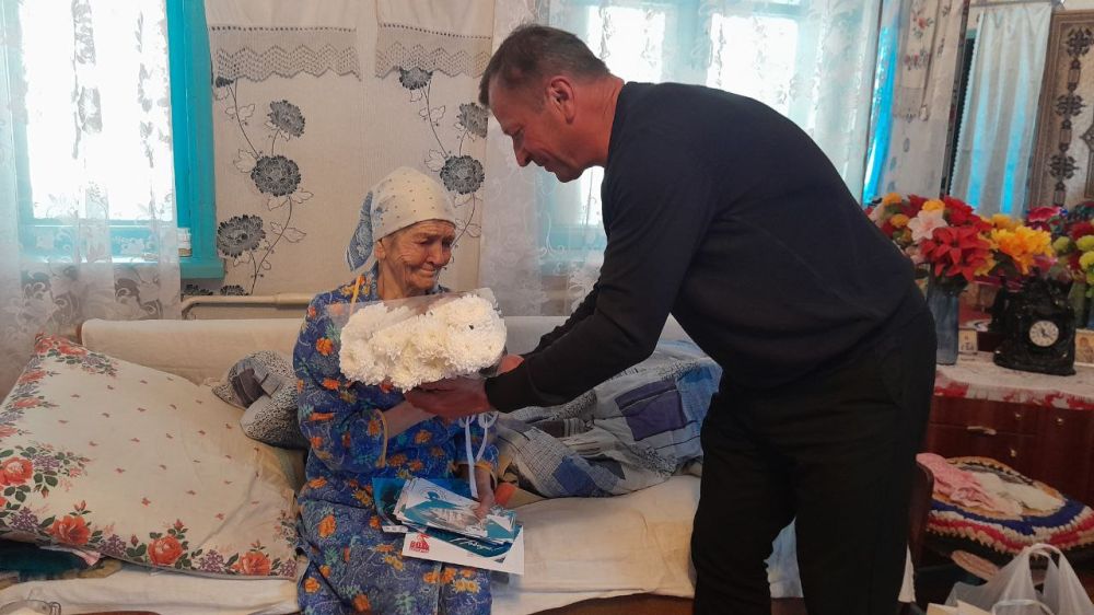 Поздравление участницы ВОВ в селе Никольское Поздравление участницы ВОВ в селе Никольское