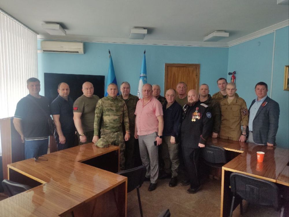 Константин Бутримов: В ЛНР обсудили вопросы поддержки ветеранов и военно-патриотического воспитания Константин Бутримов: В ЛНР обсудили вопросы поддержки ветеранов и военно-патриотического воспитания