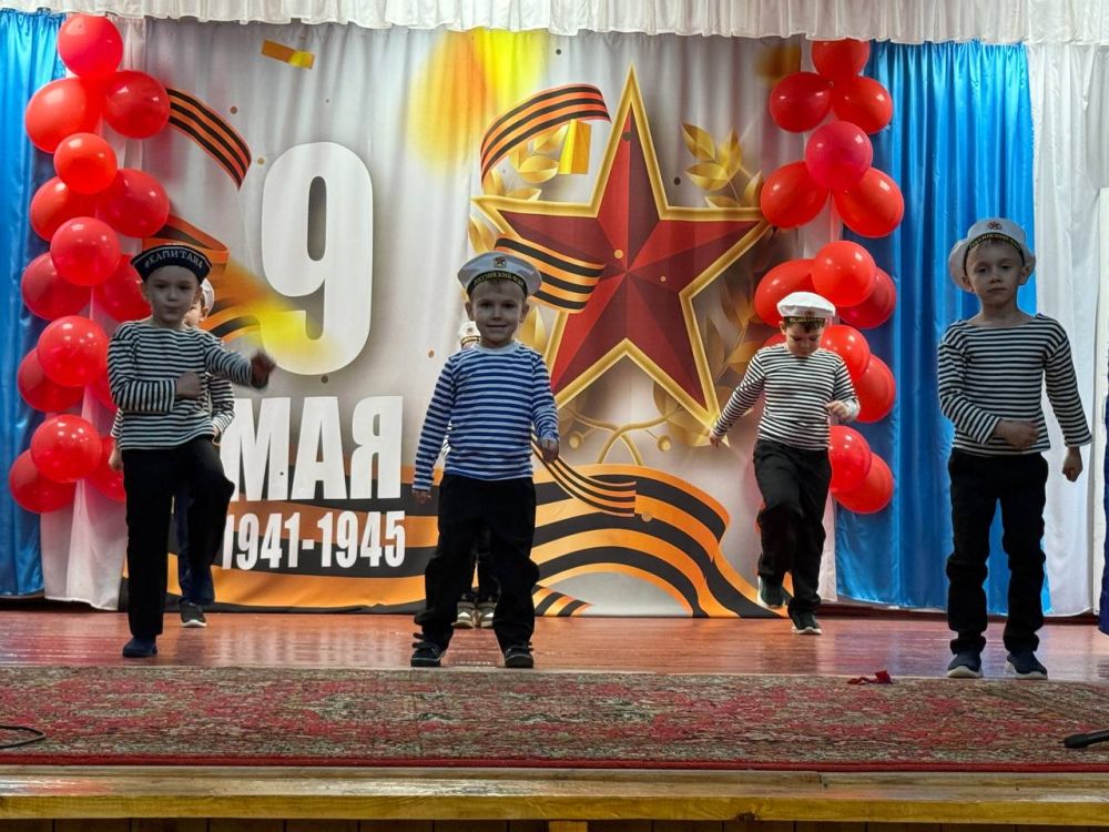 7 мая воспитанники детского сада "Золушка", совместно с сотрудниками клуба пгт 7 мая воспитанники детского сада "Золушка", совместно с сотрудниками клуба пгт