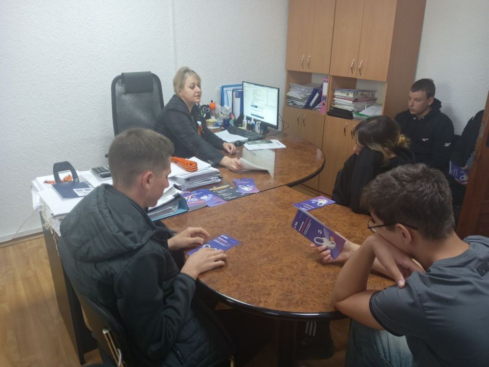 Константин Бутримов: Молодежный клуб Новоайдарского района: курс на осознанный выбор профессии Константин Бутримов: Молодежный клуб Новоайдарского района: курс на осознанный выбор профессии