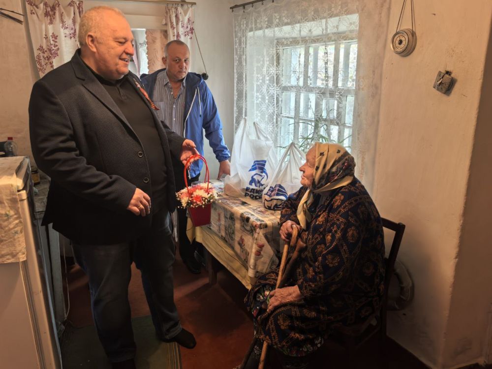 Сегодня, в преддверии празднования 80-й годовщины со дня Победы в Великой Отечественной войне,депутат Лутугинского муниципального округа Вадим Обедняк совместно с помощниками депутата Лутугинского муниципального округа и... Сегодня, в преддверии празднования 80-й годовщины со дня Победы в Великой Отечественной войне,депутат Лутугинского муниципального округа Вадим Обедняк совместно с помощниками депутата Лутугинского муниципального округа и...