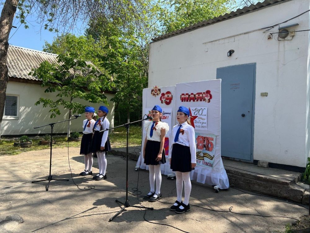 В Лутугинском доме детского и юношеского творчества прошёл районный конкурс инсценированной песни, посвященный 80-летию Великой Победы В Лутугинском доме детского и юношеского творчества прошёл районный конкурс инсценированной песни, посвященный 80-летию Великой Победы