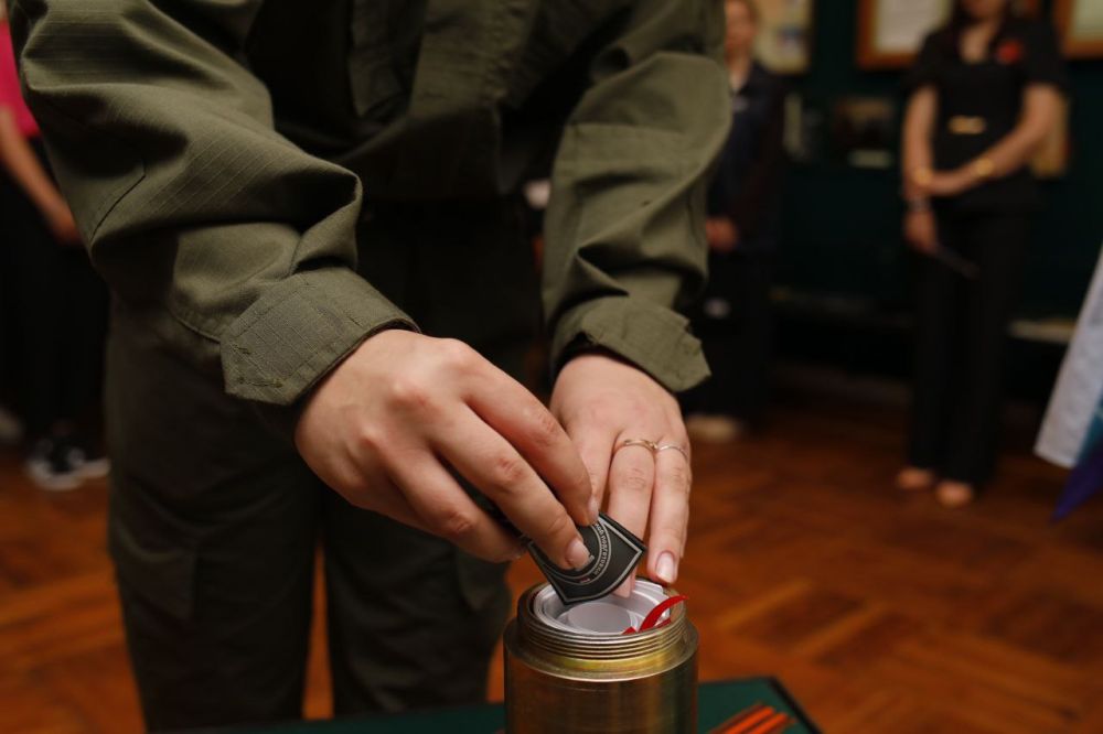 В музее истории города Луганска во время открытия выставки, посвящённой военным годам нашего города, состоялась закладка Капсулы Победы В музее истории города Луганска во время открытия выставки, посвящённой военным годам нашего города, состоялась закладка Капсулы Победы