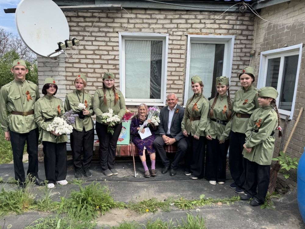 Владимир Шавлай: Накануне великого праздника «Дня Победы» поздравил замечательных женщин, ветеранов Великой Отечественной войны - Александру Сергеевну Шмидову и Валентину Павловну Коломойцеву Владимир Шавлай: Накануне великого праздника «Дня Победы» поздравил замечательных женщин, ветеранов Великой Отечественной войны - Александру Сергеевну Шмидову и Валентину Павловну Коломойцеву