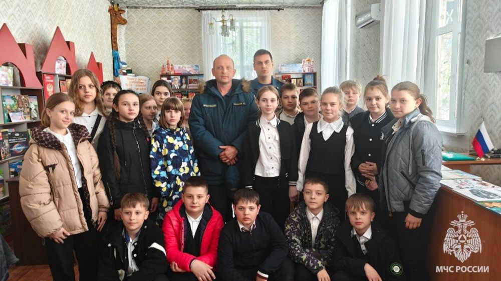 В Стаханове прошли открытые уроки по безопасности, приуроченные ко Дню Победы В Стаханове прошли открытые уроки по безопасности, приуроченные ко Дню Победы