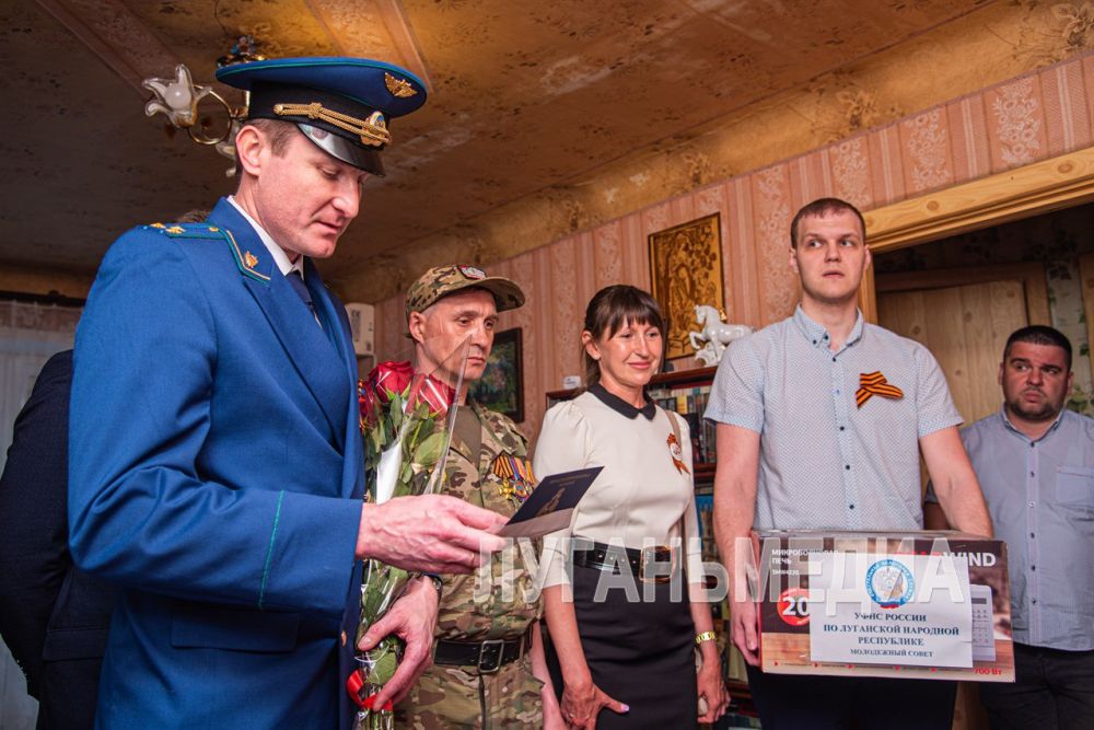 Врип главы Луганска поздравила ветеранов с наступающим Днем Победы Врип главы Луганска поздравила ветеранов с наступающим Днем Победы