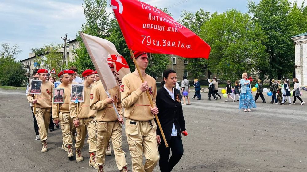 Сегодня в Кленовской школе им. Гвардии капитана Д.М. Мирошникова прошел митинг и праздничный концерт «9 День мая» Сегодня в Кленовской школе им. Гвардии капитана Д.М. Мирошникова прошел митинг и праздничный концерт «9 День мая»