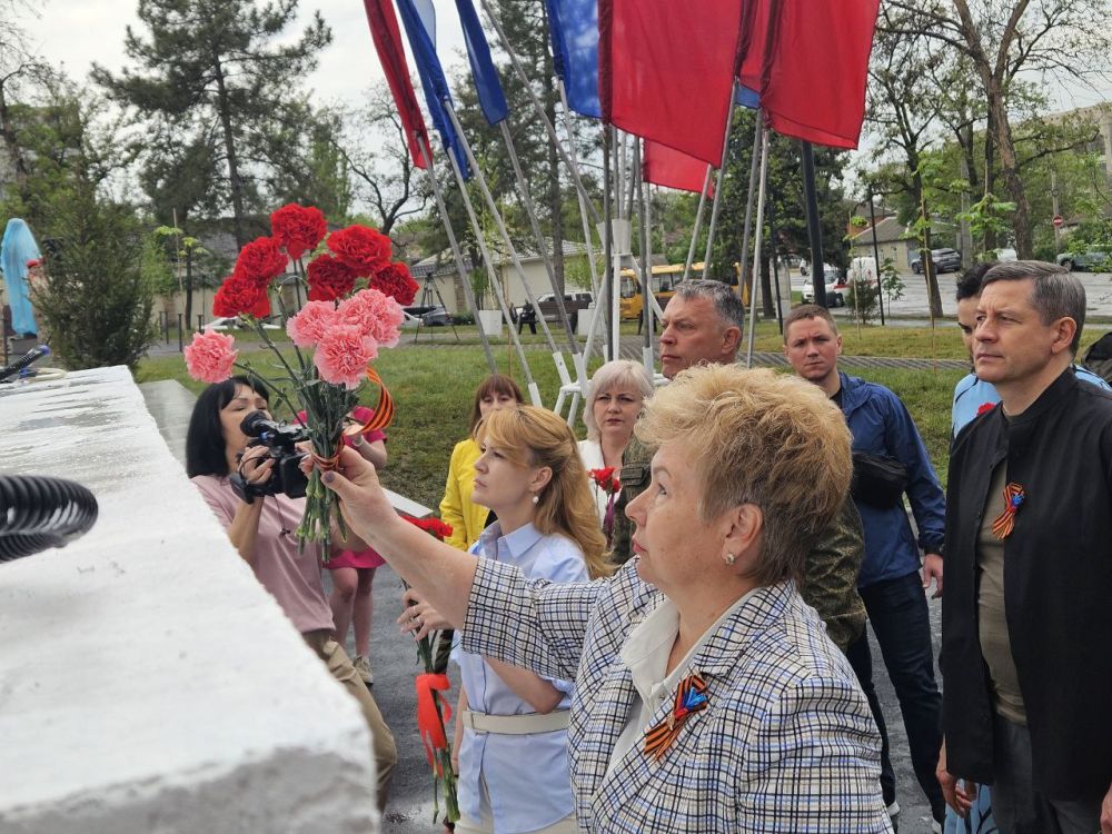 Ольга Бас: Мое рабочее утро сегодня началось с торжественного открытия сквера Советскому солдату после его реконструкции Ольга Бас: Мое рабочее утро сегодня началось с торжественного открытия сквера Советскому солдату после его реконструкции