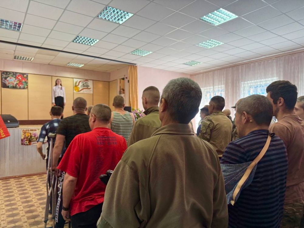 Дарья Лантратова: С Днем Победы приехали поздравить наших бойцов в луганском госпитале Дарья Лантратова: С Днем Победы приехали поздравить наших бойцов в луганском госпитале