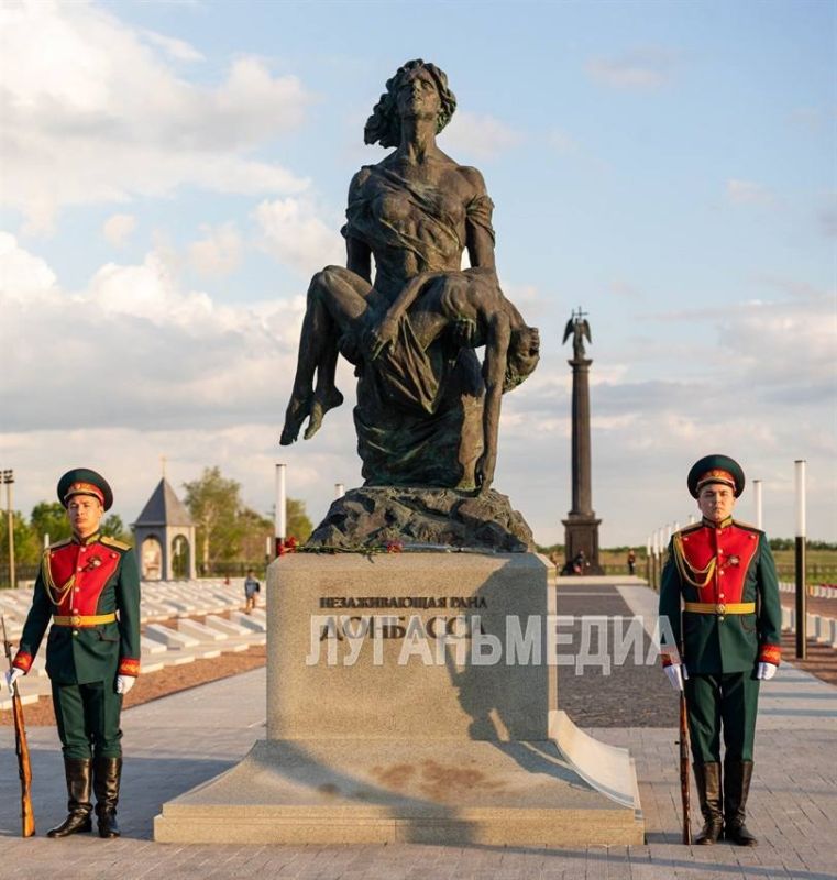 Инна Швенк: В рамках акции #ОгоньПамяти - Частицу вечного огня Народный фронт привез прямиком из Александровского сада Инна Швенк: В рамках акции #ОгоньПамяти - Частицу вечного огня Народный фронт привез прямиком из Александровского сада