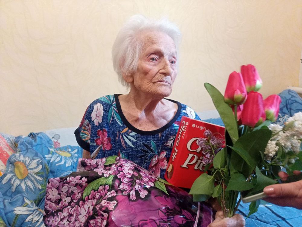 На Краснодонщине поздравили ветеранов с праздников Великой Победы На Краснодонщине поздравили ветеранов с праздников Великой Победы