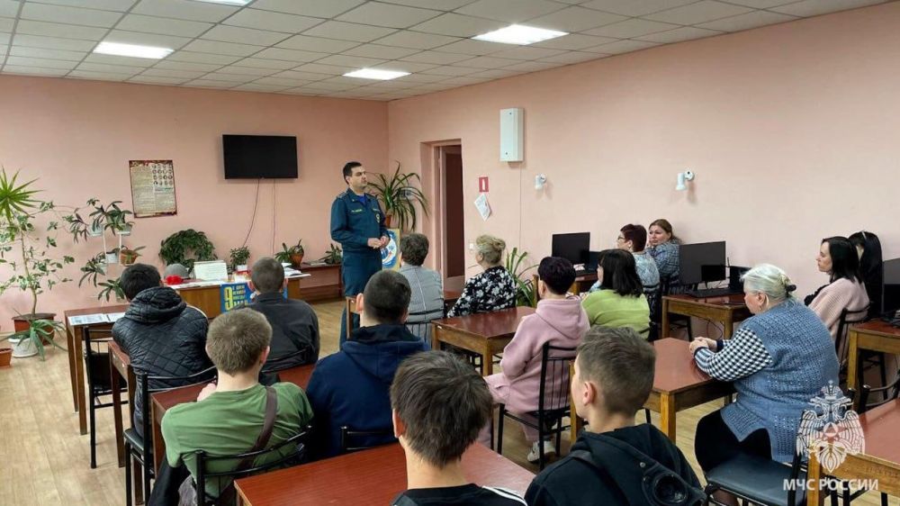 В Стаханове прошли открытые уроки по безопасности, приуроченные ко Дню Победы В Стаханове прошли открытые уроки по безопасности, приуроченные ко Дню Победы