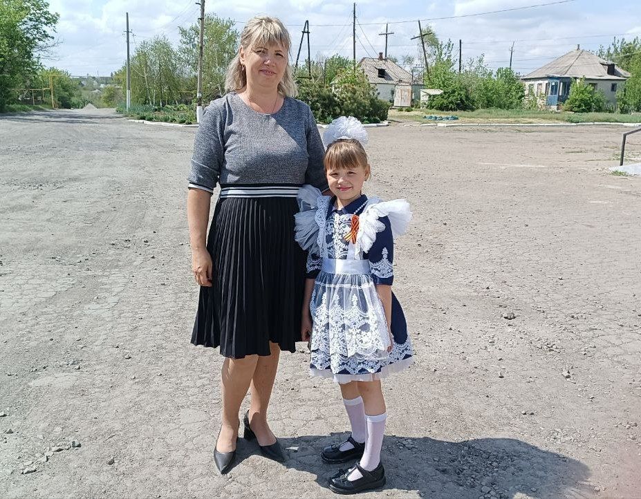 В преддверии 80-летия Великой Победы в пгт Верхний Нагольчик прошла Всероссийская акция «Георгиевская лента», организованная специалистами отдела по делам территорий совместно с библиотекой В преддверии 80-летия Великой Победы в пгт Верхний Нагольчик прошла Всероссийская акция «Георгиевская лента», организованная специалистами отдела по делам территорий совместно с библиотекой