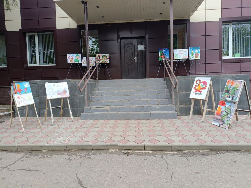 В Муниципальном бюджетном образовательном учреждении дополнительного образования "Марковская школа искусств" инициирована и реализована выставка, приуроченная к празднованию Дня Победы В Муниципальном бюджетном образовательном учреждении дополнительного образования "Марковская школа искусств" инициирована и реализована выставка, приуроченная к празднованию Дня Победы