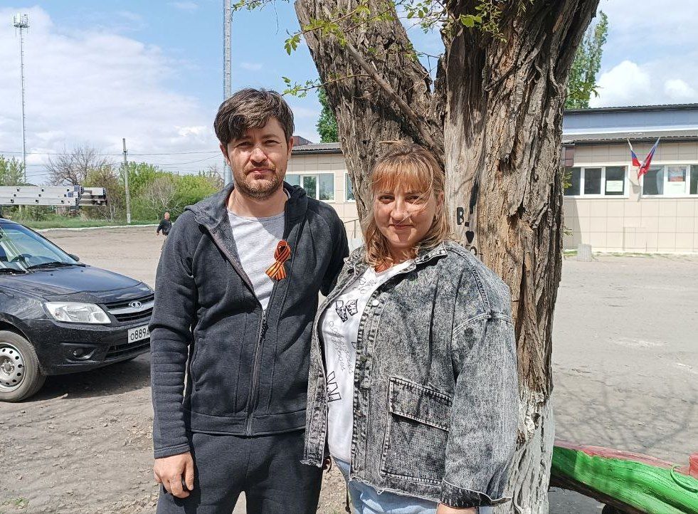 В преддверии 80-летия Великой Победы в пгт Верхний Нагольчик прошла Всероссийская акция «Георгиевская лента», организованная специалистами отдела по делам территорий совместно с библиотекой В преддверии 80-летия Великой Победы в пгт Верхний Нагольчик прошла Всероссийская акция «Георгиевская лента», организованная специалистами отдела по делам территорий совместно с библиотекой