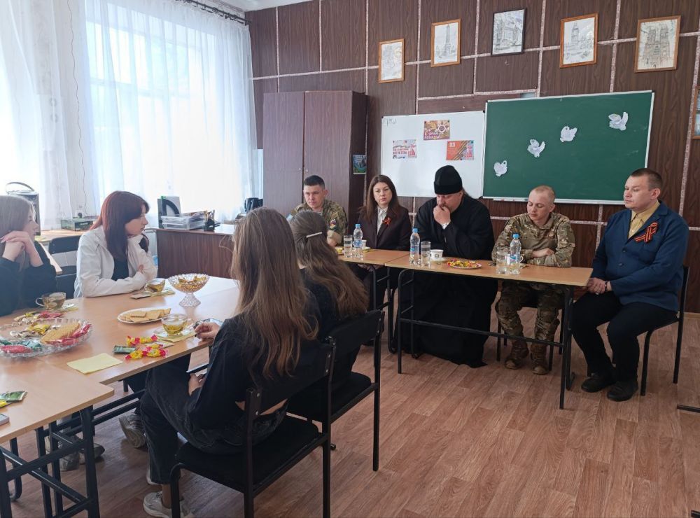 Депутат Совета городского округа города Брянки, координатор проекта "Историческая память" партии "Единая Россия" Юлия Федькина приняла участие в духовно-патриотическом диалоге «Церковь и Победа» Депутат Совета городского округа города Брянки, координатор проекта "Историческая память" партии "Единая Россия" Юлия Федькина приняла участие в духовно-патриотическом диалоге «Церковь и Победа»