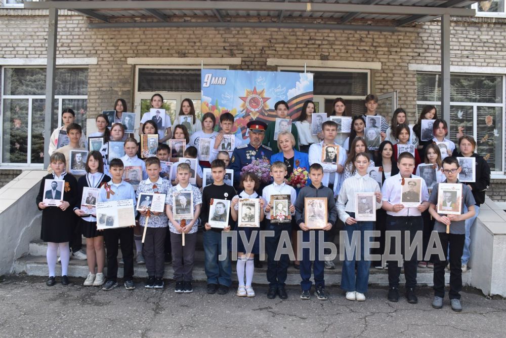 Праздничная программа ко Дню Победы «Девятый день большого мая» прошла в Кировской многопрофильной гимназии Праздничная программа ко Дню Победы «Девятый день большого мая» прошла в Кировской многопрофильной гимназии