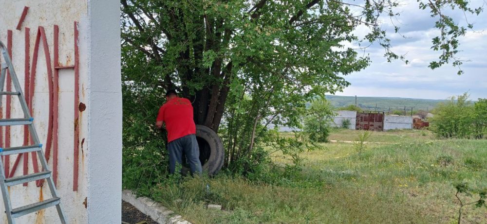 В поселке Изварино провели работы по благоустройству В поселке Изварино провели работы по благоустройству