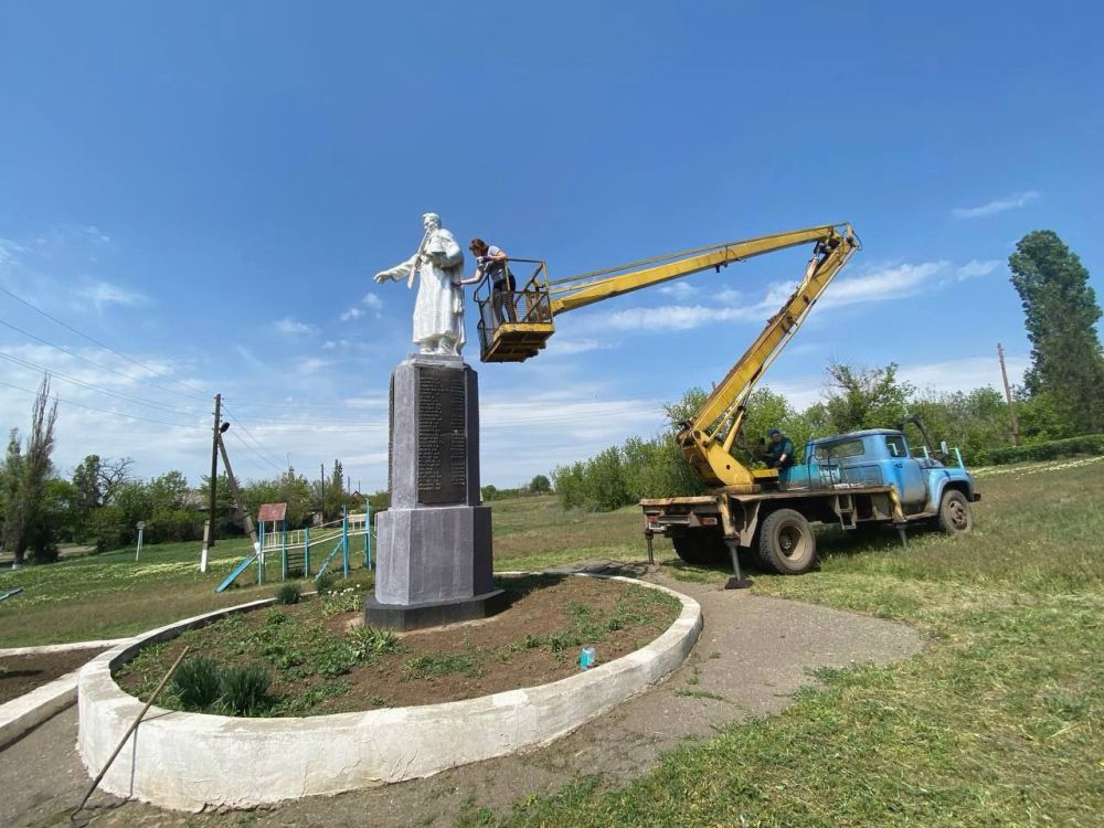 Сергей Колягин: Жители населенных пунктов городского округа город Первомайск с трепетом и особой заботой относятся к памятным и историческим местам нашего муниципалитета, стараясь поддерживать их в чистоте и порядке Сергей Колягин: Жители населенных пунктов городского округа город Первомайск с трепетом и особой заботой относятся к памятным и историческим местам нашего муниципалитета, стараясь поддерживать их в чистоте и порядке