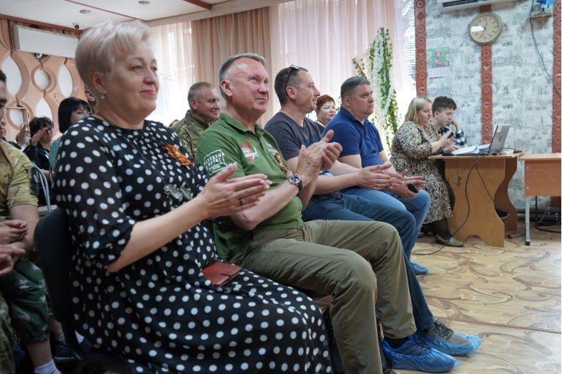 «Сочинение ко Дню Победы»: В Свердловском Семейном Центре почтили память героев и подарили праздник «Сочинение ко Дню Победы»: В Свердловском Семейном Центре почтили память героев и подарили праздник