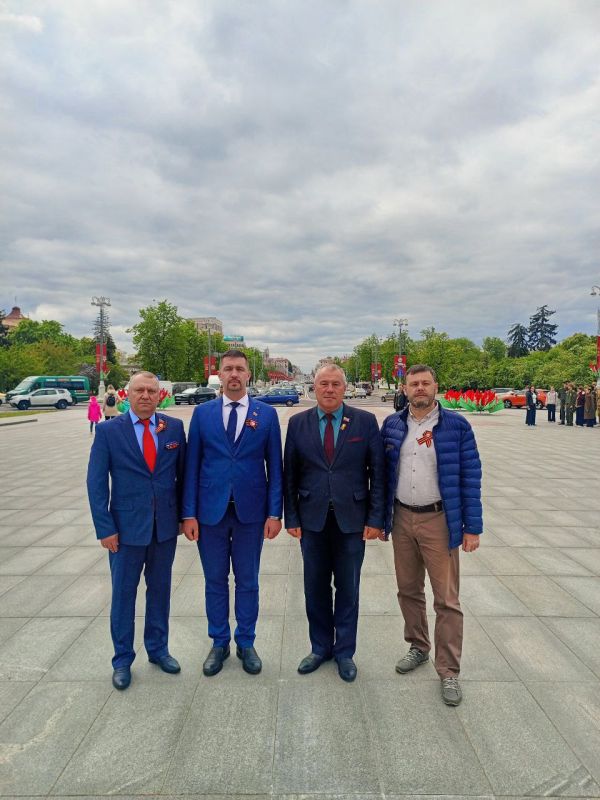 Делегация Луганской Народной Республики прибыла в столицу братской Республики Беларусь на празднование нашего общего Дня Великой Победы по приглашению социально-культурного общественного объединения "Движение Союз"... Делегация Луганской Народной Республики прибыла в столицу братской Республики Беларусь на празднование нашего общего Дня Великой Победы по приглашению социально-культурного общественного объединения "Движение Союз"...