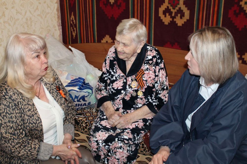 Жительница поселка Замковка Светлана Савельевна Том 7 мая отметила свой 100-летний день рождения Жительница поселка Замковка Светлана Савельевна Том 7 мая отметила свой 100-летний день рождения