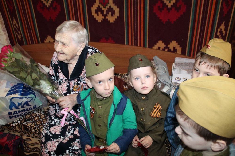 Жительница поселка Замковка Светлана Савельевна Том 7 мая отметила свой 100-летний день рождения Жительница поселка Замковка Светлана Савельевна Том 7 мая отметила свой 100-летний день рождения