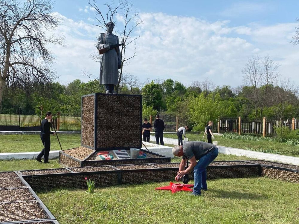 Сергей Колягин: Жители населенных пунктов городского округа город Первомайск с трепетом и особой заботой относятся к памятным и историческим местам нашего муниципалитета, стараясь поддерживать их в чистоте и порядке Сергей Колягин: Жители населенных пунктов городского округа город Первомайск с трепетом и особой заботой относятся к памятным и историческим местам нашего муниципалитета, стараясь поддерживать их в чистоте и порядке