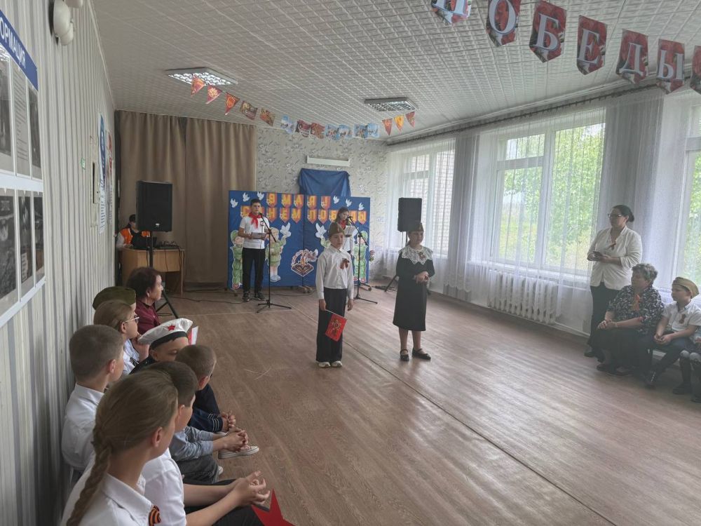 Школьники из Поречья отметили День Победы праздничным концертом Школьники из Поречья отметили День Победы праздничным концертом