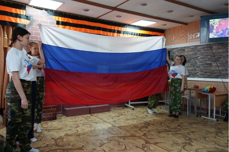 «Сочинение ко Дню Победы»: В Свердловском Семейном Центре почтили память героев и подарили праздник «Сочинение ко Дню Победы»: В Свердловском Семейном Центре почтили память героев и подарили праздник
