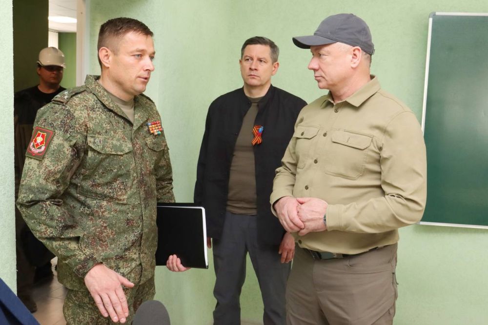 Марат Хуснуллин: После заехал посмотреть, как проходит ремонт в Военном учебном центре при Луганском госуниверситете имени В. Даля Марат Хуснуллин: После заехал посмотреть, как проходит ремонт в Военном учебном центре при Луганском госуниверситете имени В. Даля