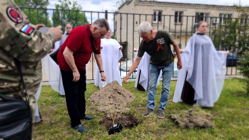 Капсула времени. В преддверии 80-летия Победы в Великой Отечественной войне наши ветераны написали трогательное послание для будущих поколений Капсула времени. В преддверии 80-летия Победы в Великой Отечественной войне наши ветераны написали трогательное послание для будущих поколений