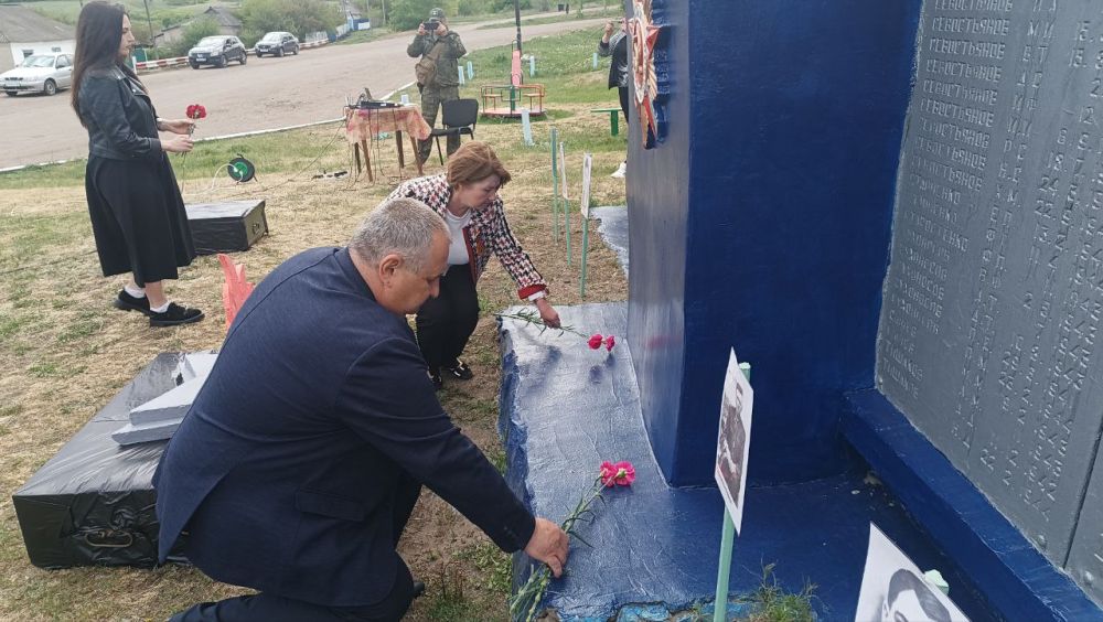 В рамках празднования Года защитника Отечества и в преддверии 80-летия Победы в Великой Отечественной войне в селе Ямы Троицкого муниципального округа состоялся торжественный митинг "Глазами тех, кто был в бою" В рамках празднования Года защитника Отечества и в преддверии 80-летия Победы в Великой Отечественной войне в селе Ямы Троицкого муниципального округа состоялся торжественный митинг "Глазами тех, кто был в бою"