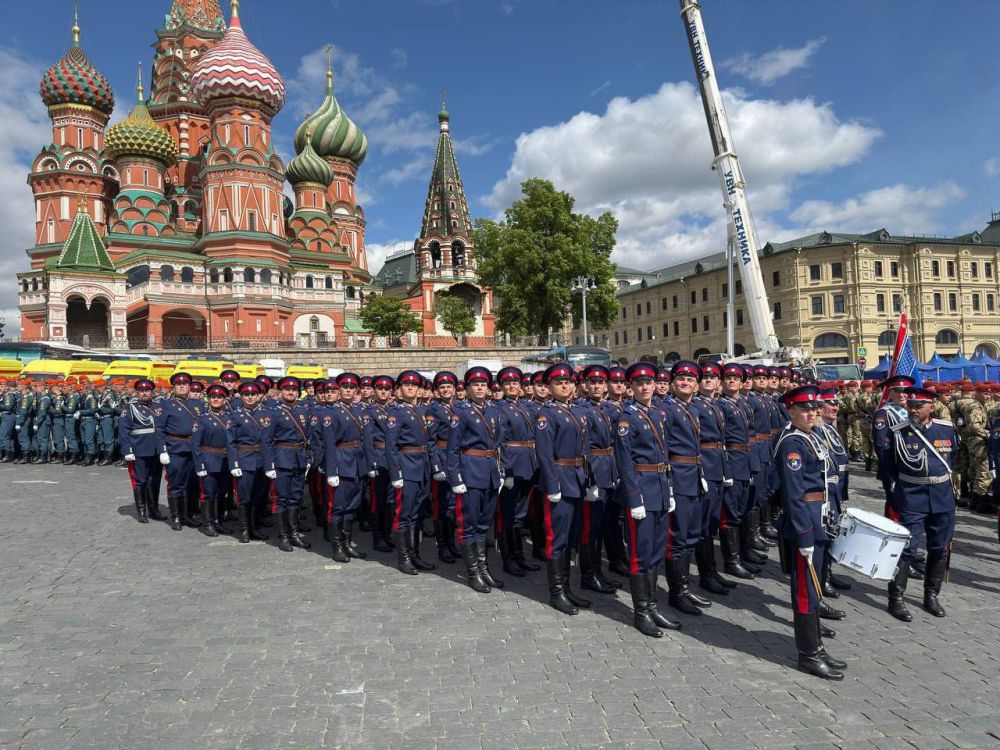 Добровольцы Луганского регионального отделения ВСКС приняли участие в центральном событии Дня Победы — параде на Красной площади Добровольцы Луганского регионального отделения ВСКС приняли участие в центральном событии Дня Победы — параде на Красной площади