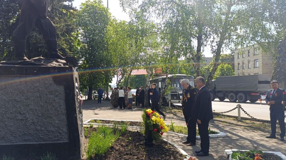 Сергей Саенко: Сегодня, в день 80-летия Победы в Великой Отечественной войне, мы отдаем дань памяти и уважения тем, кто сражался за нашу свободу и независимость Сергей Саенко: Сегодня, в день 80-летия Победы в Великой Отечественной войне, мы отдаем дань памяти и уважения тем, кто сражался за нашу свободу и независимость