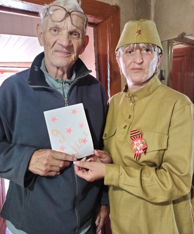 В сёлах Епифановка и Боровеньки была проведена всероссийская акция "Георгиевская ленточка" В сёлах Епифановка и Боровеньки была проведена всероссийская акция "Георгиевская ленточка"