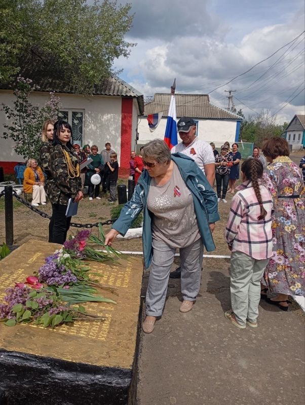 Андрей Рубанцов: 9. Атмосфера празднования 80-летия Великой Победы в городском округе город Ровеньки Сегодня во всех поселках городского типа и селе Благовка прошли торжественные мероприятия, посвященные празднованию... Андрей Рубанцов: 9. Атмосфера празднования 80-летия Великой Победы в городском округе город Ровеньки Сегодня во всех поселках городского типа и селе Благовка прошли торжественные мероприятия, посвященные празднованию...