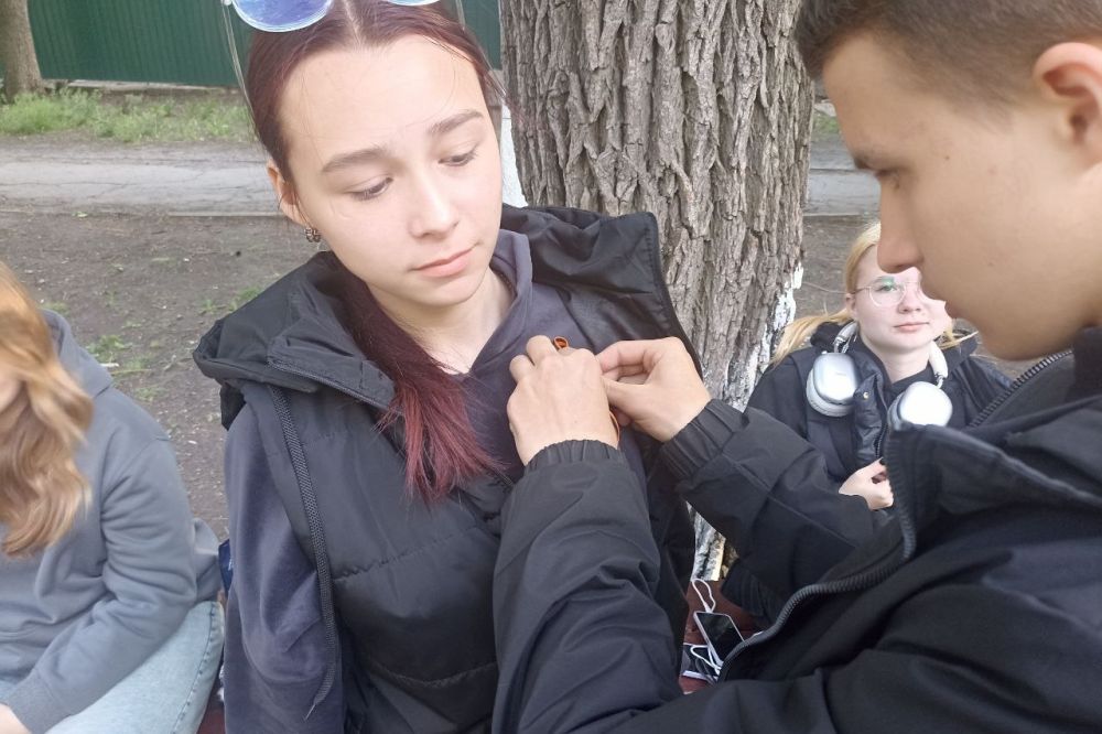В Свердловском муниципальном округе состоялась акция «Георгиевская лента» В Свердловском муниципальном округе состоялась акция «Георгиевская лента»