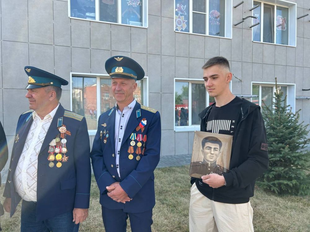 Альберт Зинченко: К 80-летию Великой Победы состоялось открытие площади и ДК, которые восстановил шефский регион Сегодня на площади «Героев Сталинграда» состоялись торжественные мероприятия к 80-летию Великой Победы Альберт Зинченко: К 80-летию Великой Победы состоялось открытие площади и ДК, которые восстановил шефский регион Сегодня на площади «Героев Сталинграда» состоялись торжественные мероприятия к 80-летию Великой Победы